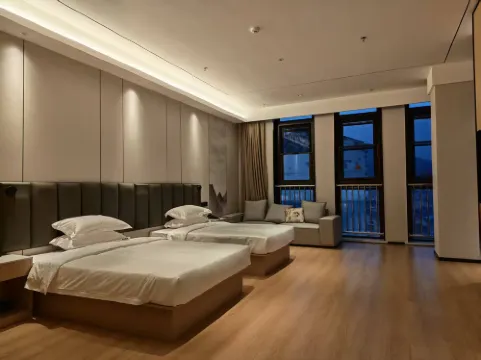 GreenTree Inn Express Hotel (Lujiang Jinniu Town)