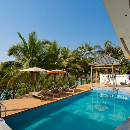 Yunpan Noah River View Resort Hotel