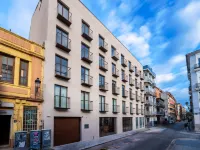 easyHotel Valencia Ciutat Vella Hotels near Silk Exchange