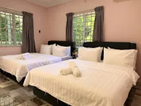 Seremban Spacious Family Stay-BBQ-Billiard-Karaoke- 4R3B (11-18 pax) - Mountain view