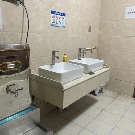 Yinguan Business Hotel