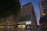EZZI Hotel (Zhengzhou Longhu Senda College of Economics and Trade Management)