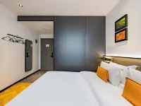 Ningbo · Guanhe Hotel (Beilun Intime City · Zhonghe Road Metro Station) Hotels in Ningbo