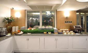 Ten Stars Hotel