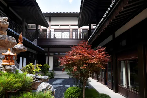 Maple Grove Inn (Baquanxia Store)