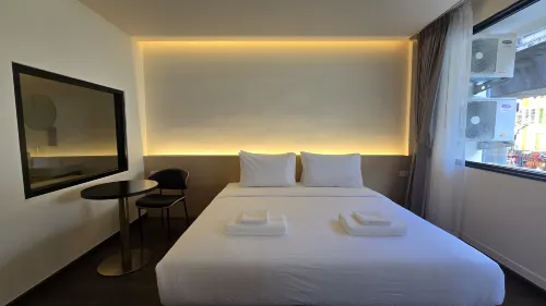Norns Silom Cafe & Stay - Hostels