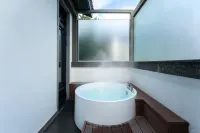 Chunmu Heyuezhuang Hot Spring Hotel - balcony