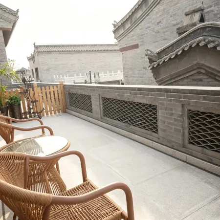 Yunji Ge· Colored Glaze· Courtyard Homestay