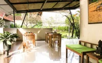 Kemuning Kuta Hotel - Bãi biển