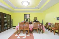 OYO 2440 Wallet Family Residence Syariah Hotel a Lumajang