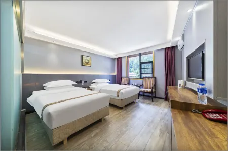 Four Seasons Fairy Tale Hotel (Jiuzhaigou Tourist Center)
