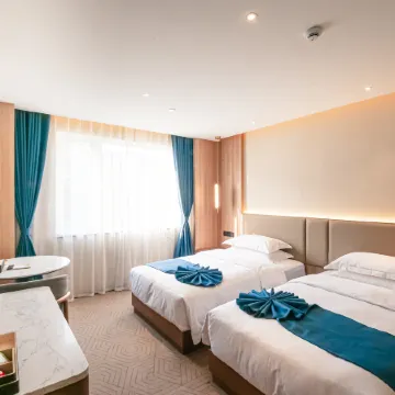 Marshal Palace Hotel Отели рядом с достопримечательностью «Храм Баотун»