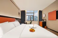 Yilai Hotel (Red Banner Trade City) - Romantic