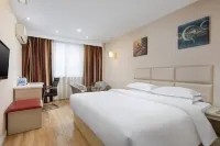Tianhai Yueju Hotel (Jiujiang Railway Station Pedestrian Street Store)