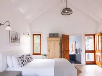 Beach Huts Middleton Hotels in Goolwa