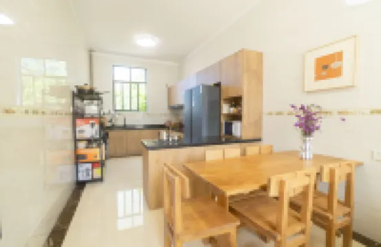 Dali Rural Retreat:A Tranquil Garden Courtyard in Caicun Scenic Area by Erhai Lake