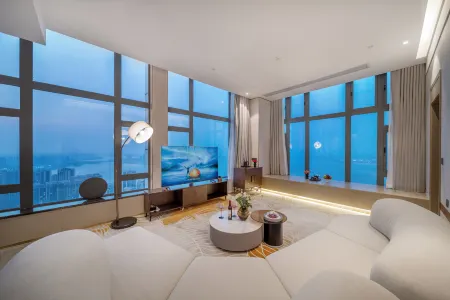 Maison New Century Hotel Xiashan Zhanjiang Отели рядом со станцией Zhanjiang Railway Station