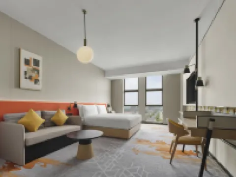 Hilton Garden Inn Jiaxing Xiuzhou Hotels near Jiaxing Polar Ocean Museum