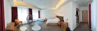 Qinghai Lake Jiuqi Lakeside Homestay (Erlangjian Scenic Area) Hotel a Gonghe
