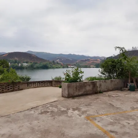 Shangyou Huangcheng Jiuju Homestay