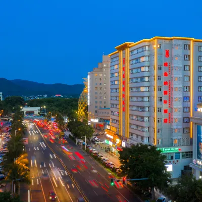 Vienna International Hotel (Sanya Dadonghai) Hotels near Pineapple Shopping Center