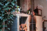 First Seeing the Far Mountain Natuae Senjun Yunhai Concept Homestay - bar