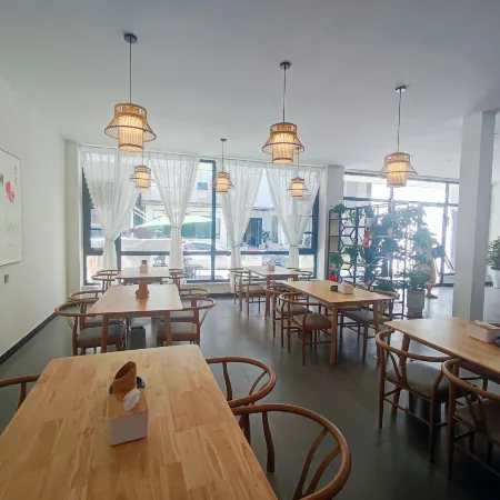 Huangchuan Banshan Xiyu Homestay (Laojunshan Zhongling Cableway Branch)