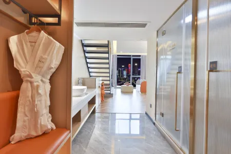 Chongqing Ashan River View Hotel (Jiefangbei Raffles Square Branch)