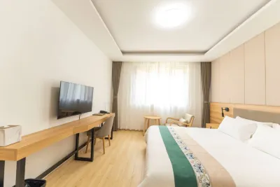 上海遠洋漁業研修センター University of Shanghai for Science & Technology Gymnasium周辺のホテル