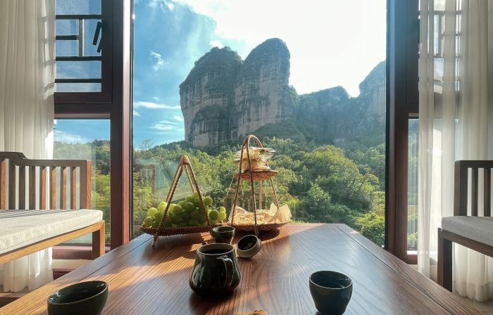 Longhushan Road Township Family Banquet Homestay
