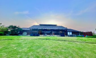 Kaiyuan Yiju Holiday Manor (Shaoxing Jinghu Wetland Olympic Sports Center)