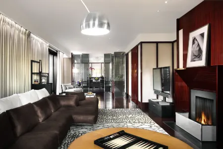 Bvlgari Hotel London Отели рядом с достопримечательностью «Palmers Green United Reformed Church»