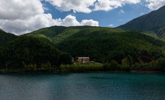 Lugu Lake  Xujiushanhaishi Hotel