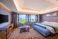 Xiamen Yuelai Seaview Hotel (Exhibition Center Huangcuo Beach Branch) Hotels near Xiamen University
