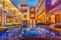 Lijiang Time · Linxi Senxi Snow Mountain Scenic Holiday Hotel 헤이룽탄/흑룡담 호텔