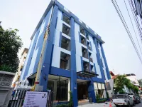 J & L Residence and Spa Hotels near Bang Khae