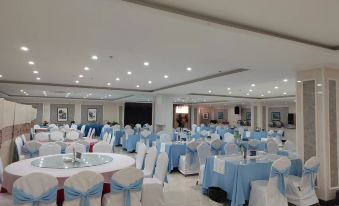Ruoqiang Loulan Yudu Grand Hotel