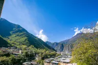 Bipenggou Yunman Redwood Hot Spring Hotel - Mountain view
