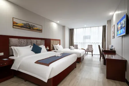 Yuelai Zhuzhou Hotel (Railway Station Clothing Market) Отели рядом с достопримечательностью «Hunan Automobile Engineering Vocational College (New Campus)»