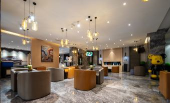 The GiorgioMorandi Hotels (Linyi People's Square Wanxianghui)