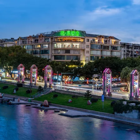 Yue An Hotel (Guilin Xiangbishan Park East and West Lane)