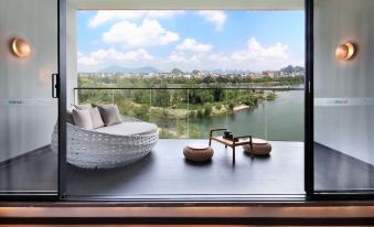Li River Landscape · Riverside Courtyard Hotel( Elephant Trunk Hill and Two Rivers & Four Lakes)