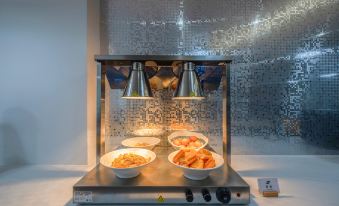 Four Seasons Qingteng Hotel (Cixi Suntang North Road)