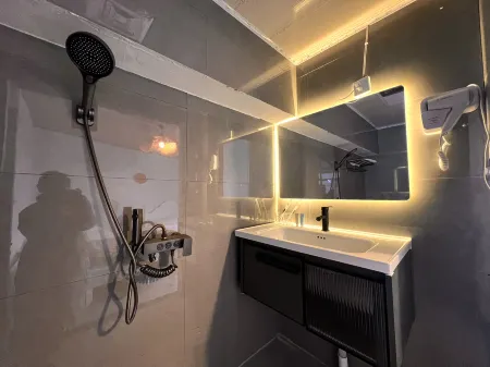 Hefeng Nanshanli Homestay Отели рядом с достопримечательностью «Ping Shan»