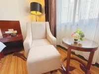 Jin Yuan International Hotel Hotels near Double Dragon Lake