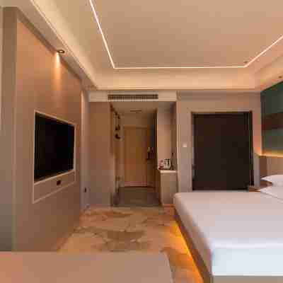 BREEZE HOTEL Rooms