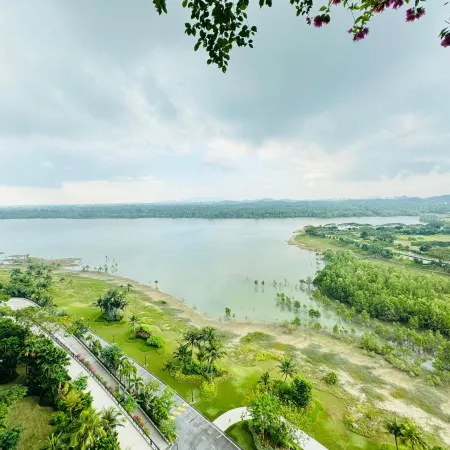 Seaview 3B2R 10pax Condo Forest City 1A-808 Отели в г. Gelang Patah