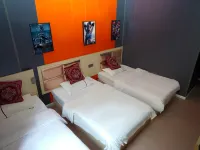 Sencai Hotel (Mengla Star Night Market) فنادق في منغ لا