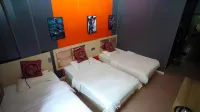 Sencai Hotel (Mengla Star Night Market)