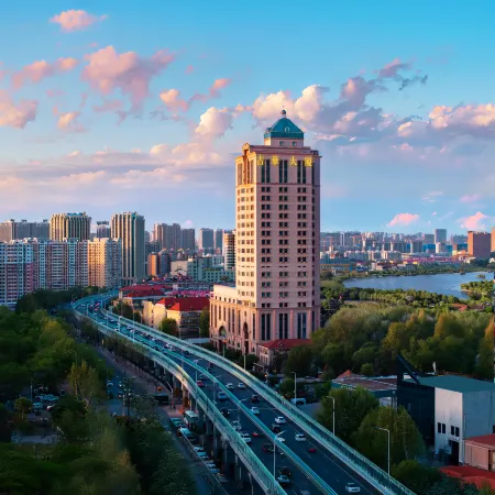 Jinan Jihua Mansion (Daming Lake Quancheng Square Shop) Отели рядом с достопримечательностью «Озеро Пяти драконов»